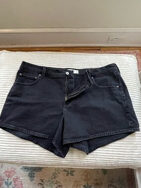 Abercrombie Mid Rise Denim Short Black | 33